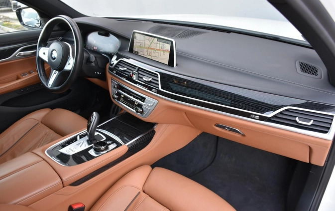 BMW Seria 7 cena 339900 przebieg: 72800, rok produkcji 2021 z Rzgów małe 106